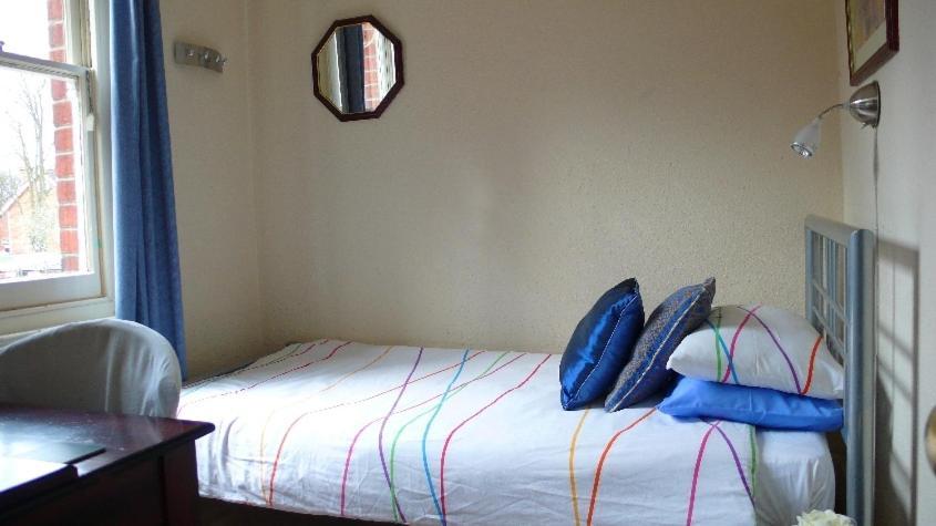 Colebrook Guest House Farnborough  Rom bilde