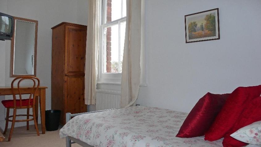 Colebrook Guest House Farnborough  Rom bilde