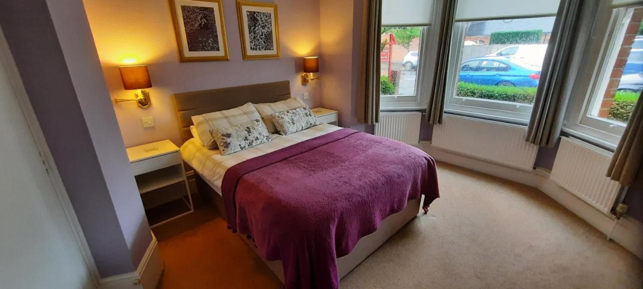 Colebrook Guest House Farnborough  Eksteriør bilde